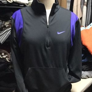 NIKE half-zip women’s pullover
